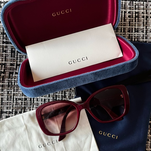Gucci sunglasses in burgundy - Picture 1 of 8